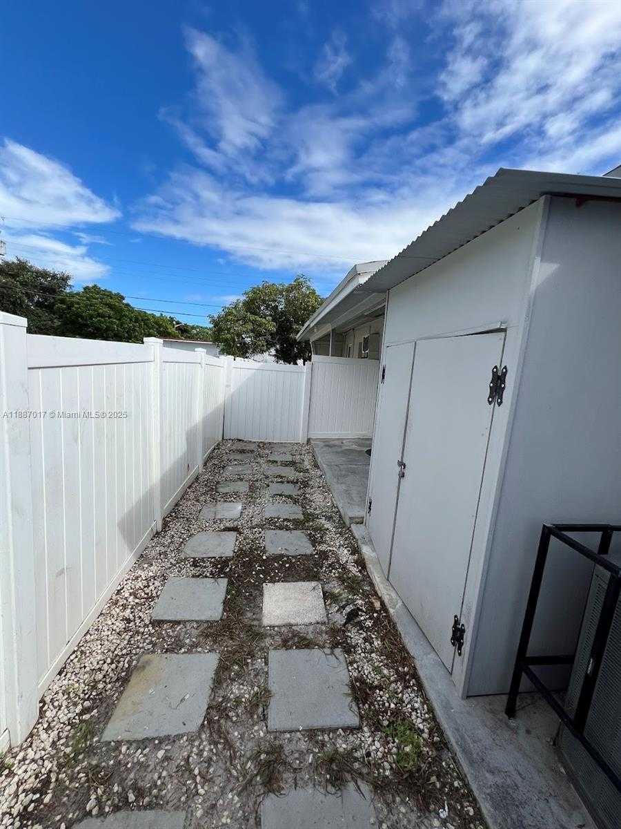 Small Image of 2209 NORTH WEST 6TH ST #1, Fort Lauderdale Number 18