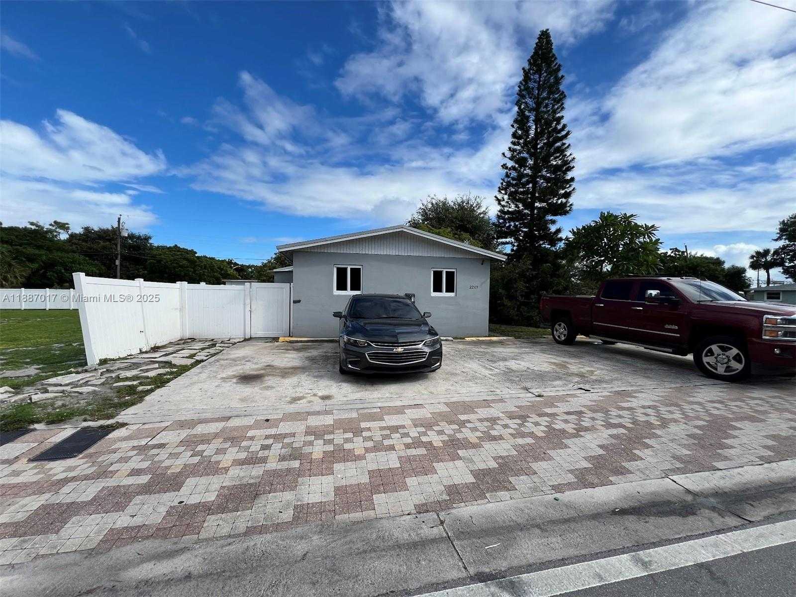Small Image of 2209 NORTH WEST 6TH ST #1, Fort Lauderdale Number 2