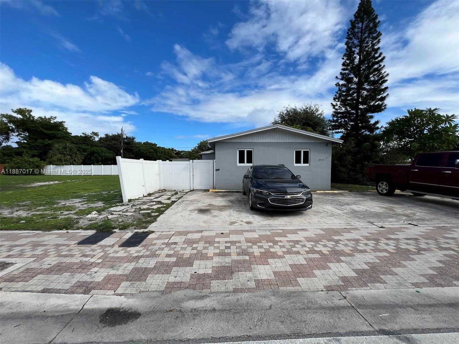 Small Image of 2209 NORTH WEST 6TH ST #1, Fort Lauderdale Number 3