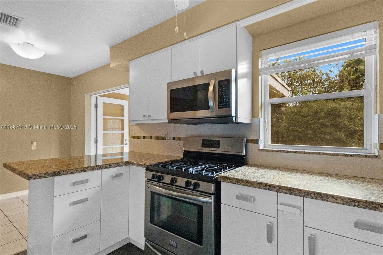 Small Image of 404 NORTH EAST 24TH AVE, Pompano Beach Number 15