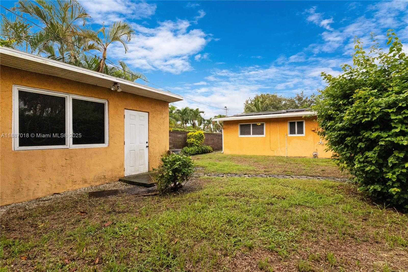 Small Image of 404 NORTH EAST 24TH AVE, Pompano Beach Number 4