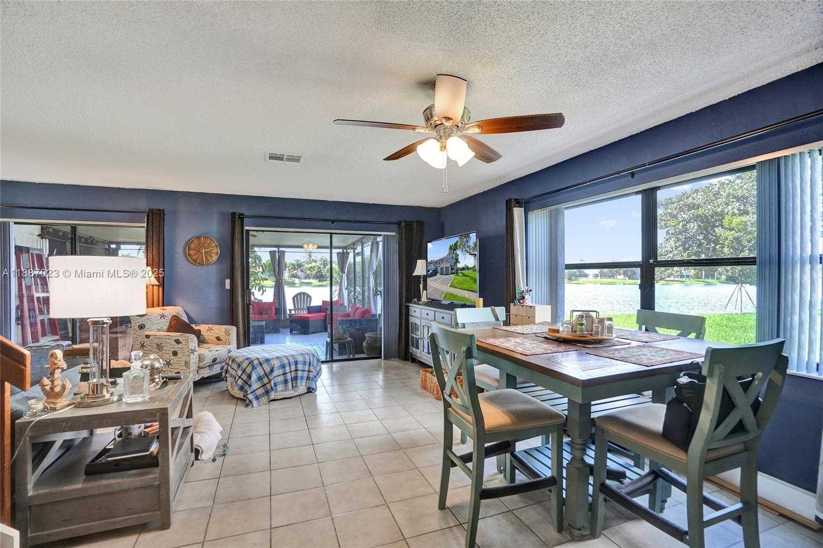 Small Image of Pembroke Pines Number 10