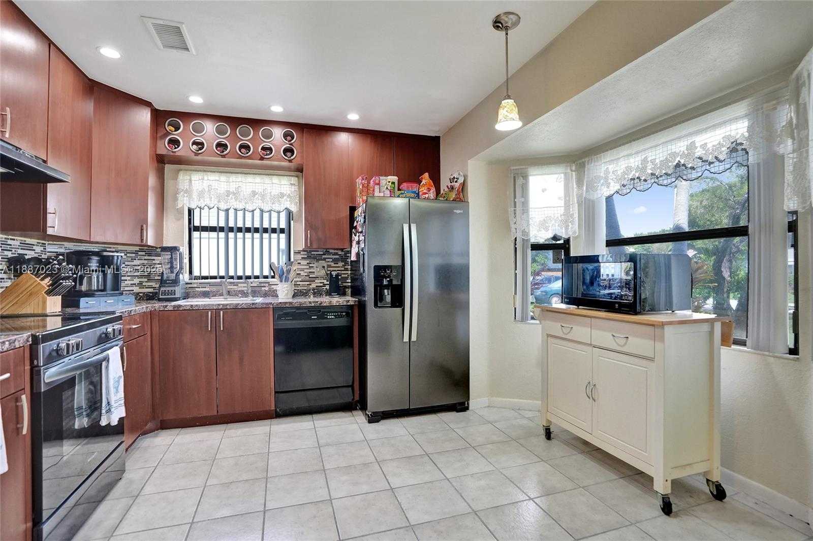 Small Image of Pembroke Pines Number 2