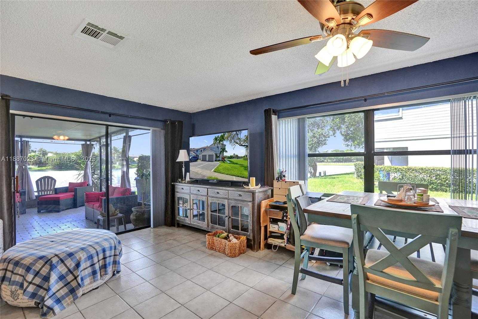 Small Image of Pembroke Pines Number 6