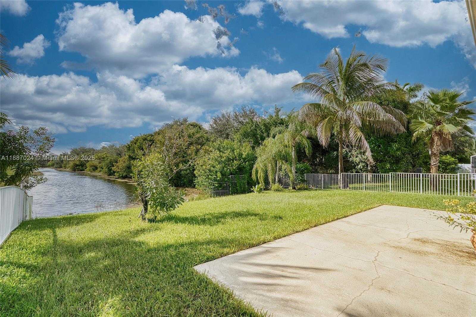 Small Image of 2034 NORTH WEST 145TH AVE, Pembroke Pines Number 22
