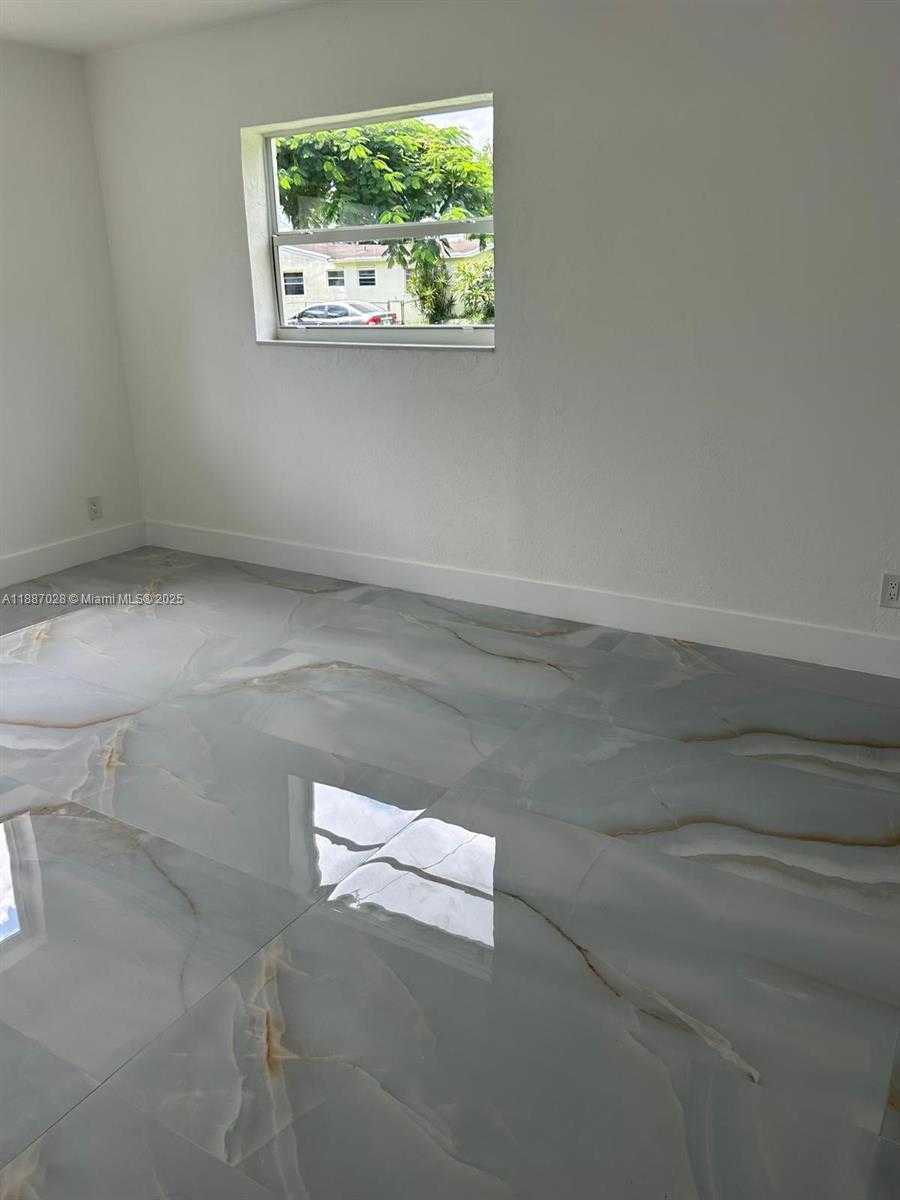 Small Image of 3601 NORTH 66TH AVE, Hollywood Number 11