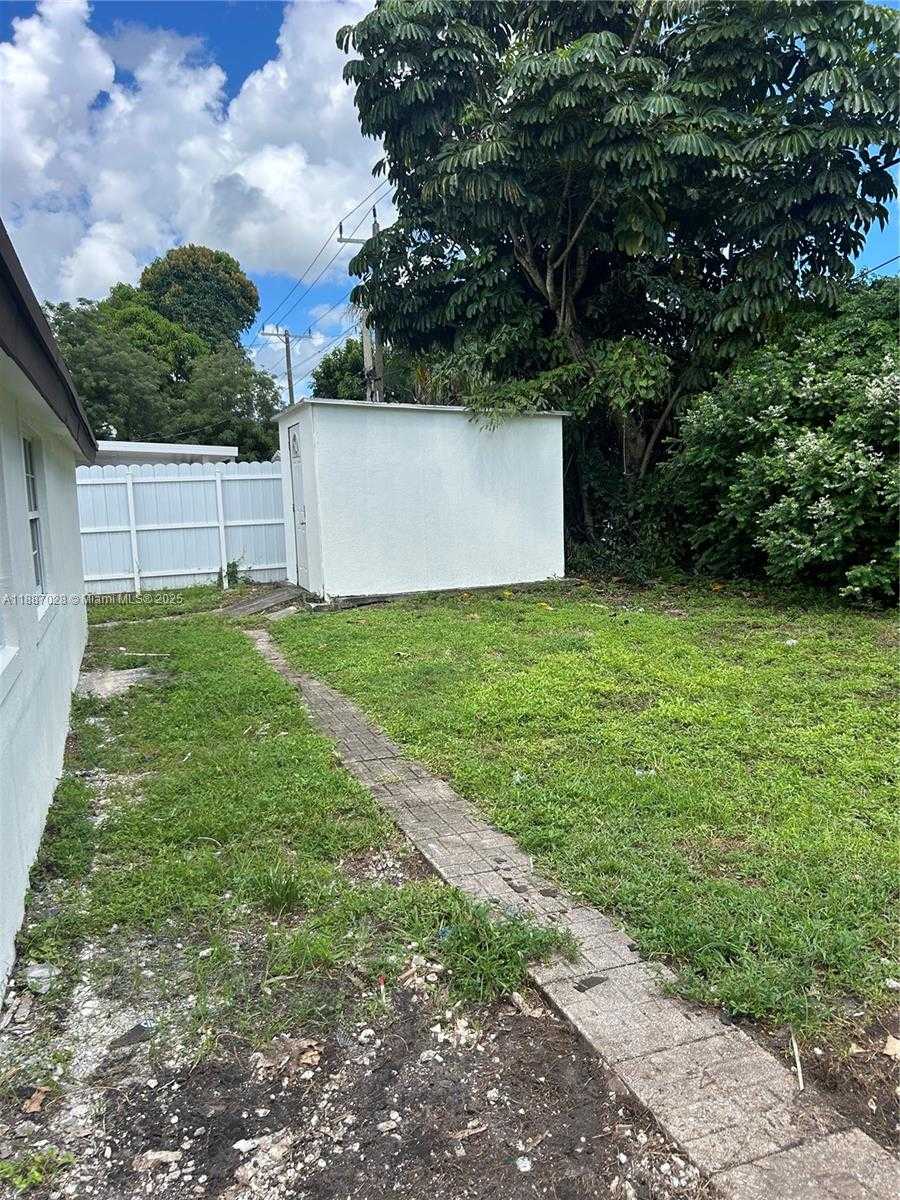 Small Image of 3601 NORTH 66TH AVE, Hollywood Number 18