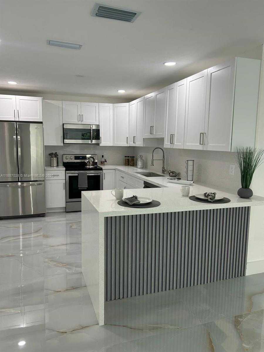 Small Image of 3601 NORTH 66TH AVE, Hollywood Number 5