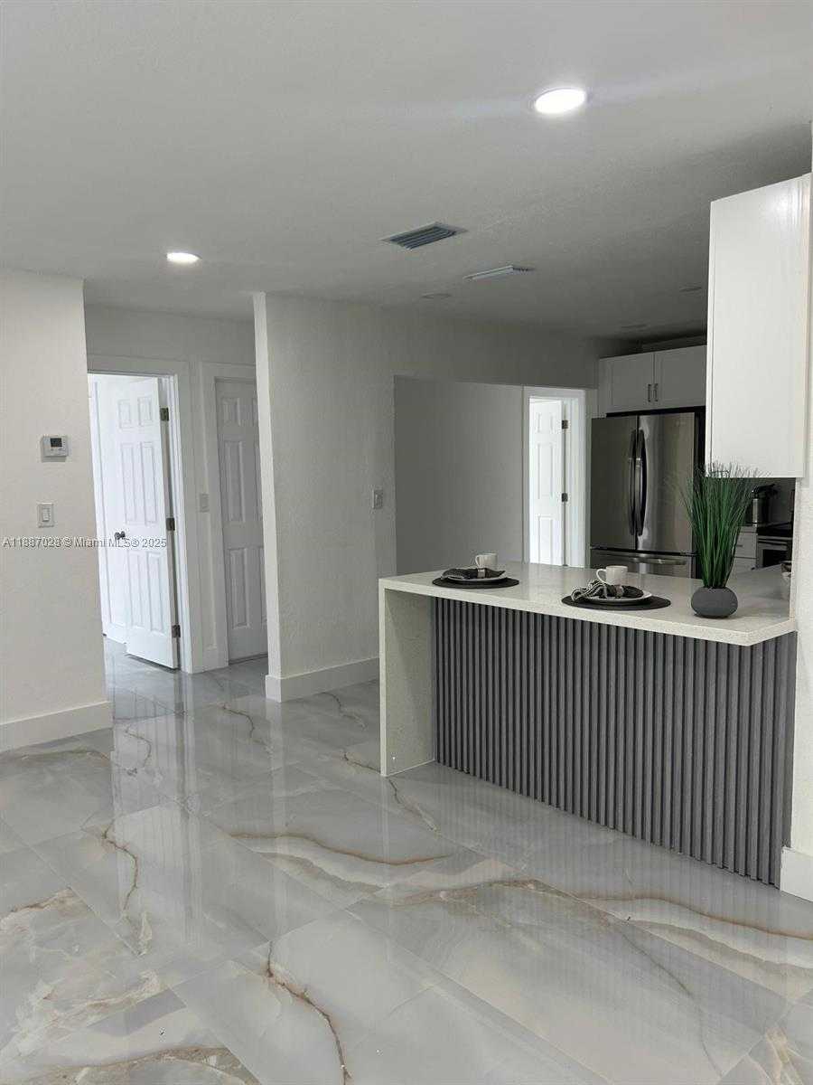 Small Image of 3601 NORTH 66TH AVE, Hollywood Number 6