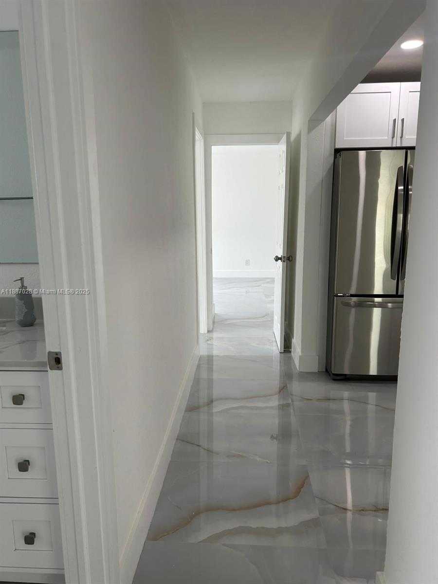 Small Image of 3601 NORTH 66TH AVE, Hollywood Number 7