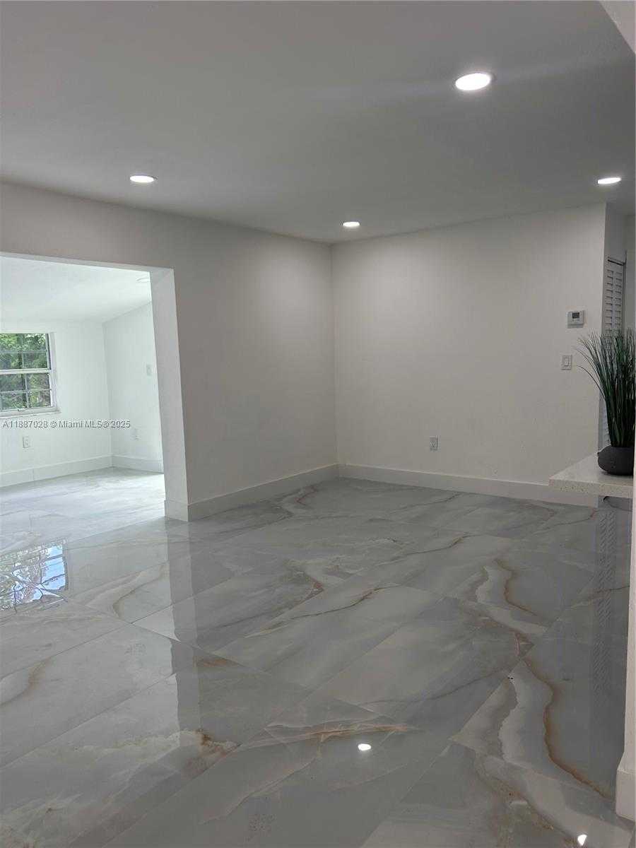 Small Image of 3601 NORTH 66TH AVE, Hollywood Number 8