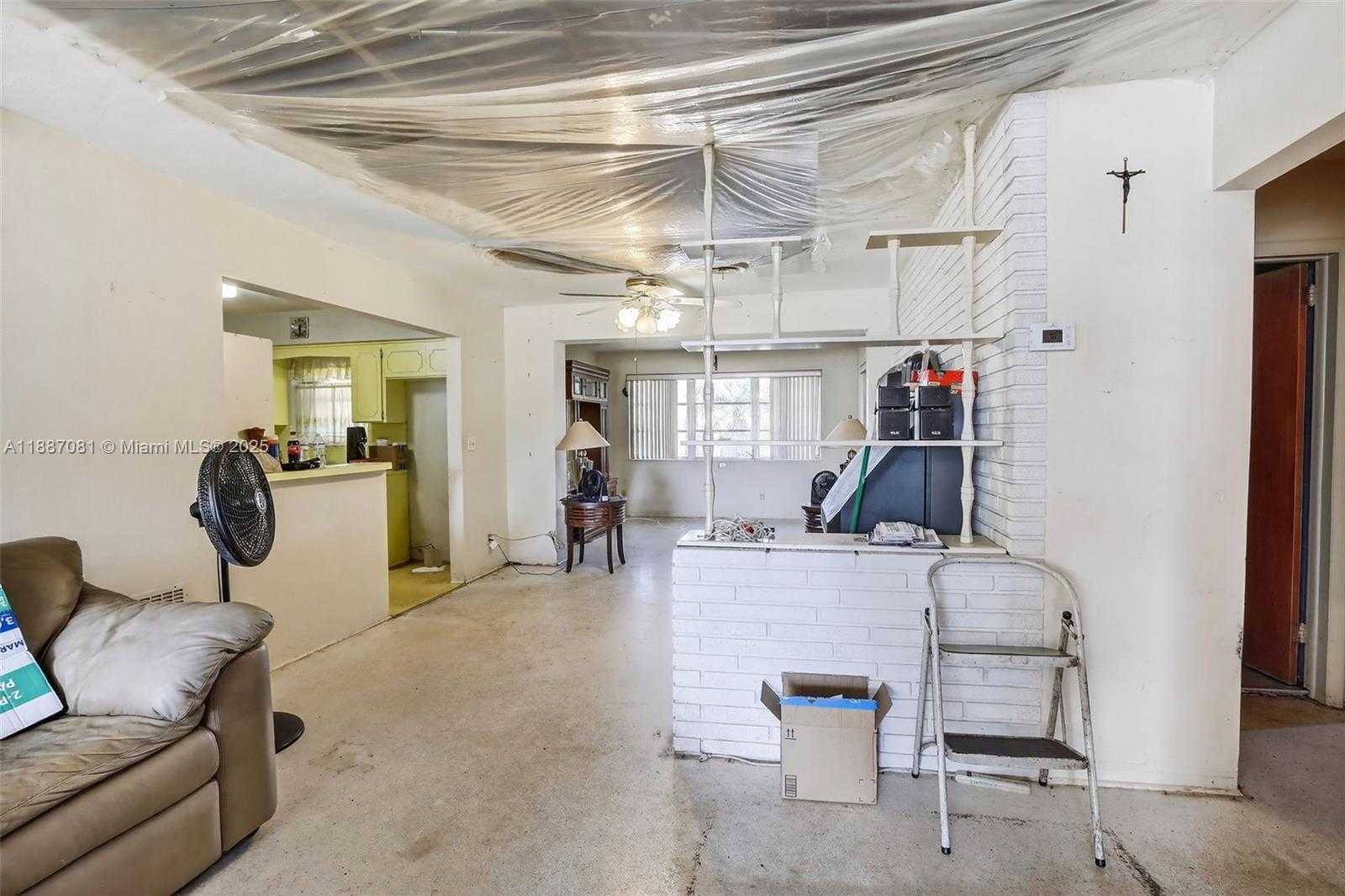 Small Image of 4315 WEST PARK RD, Hollywood Number 4