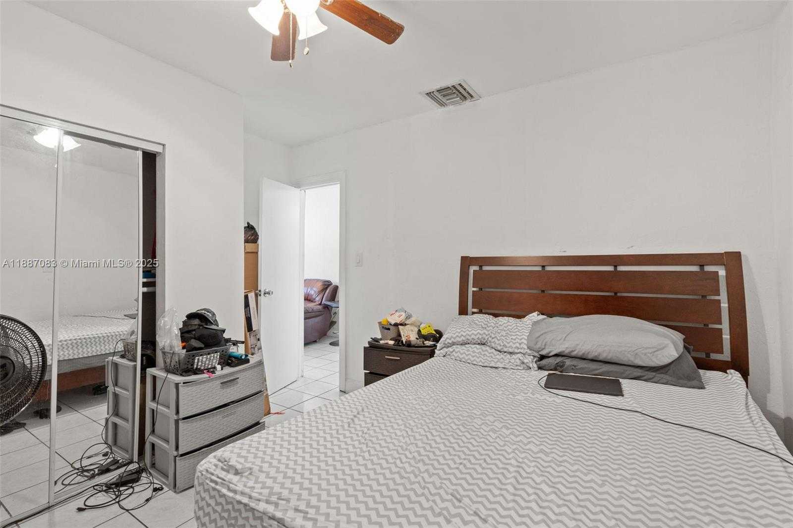 Small Image of 6045 DAWSON ST, Hollywood Number 17