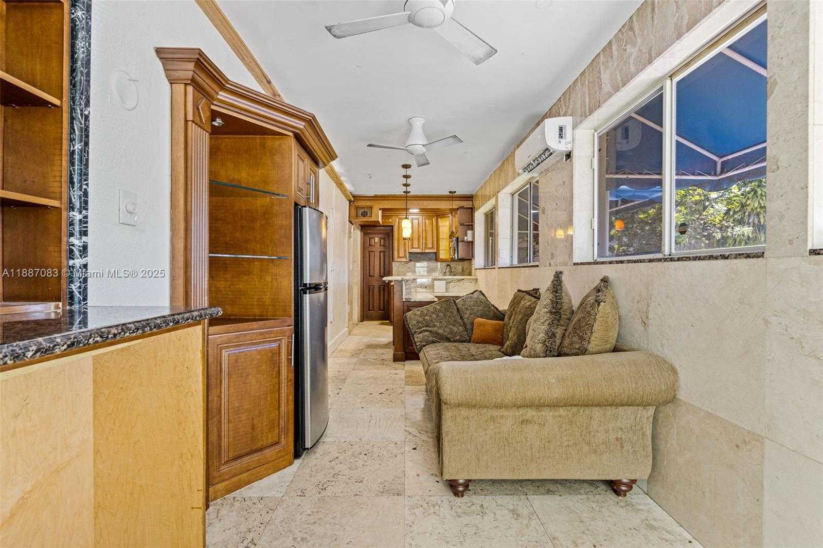 Small Image of 6045 DAWSON ST, Hollywood Number 18