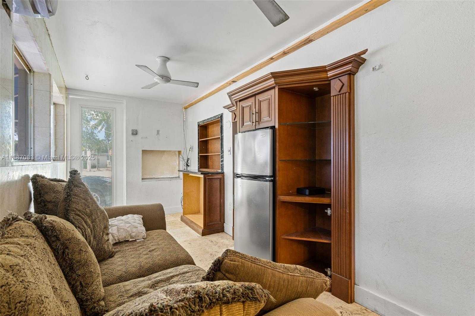 Small Image of 6045 DAWSON ST, Hollywood Number 19