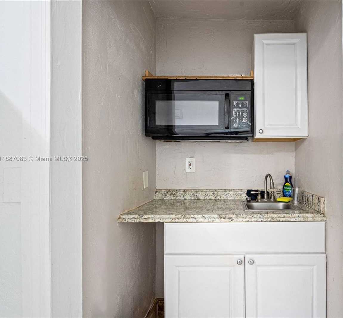 Small Image of 6045 DAWSON ST, Hollywood Number 31