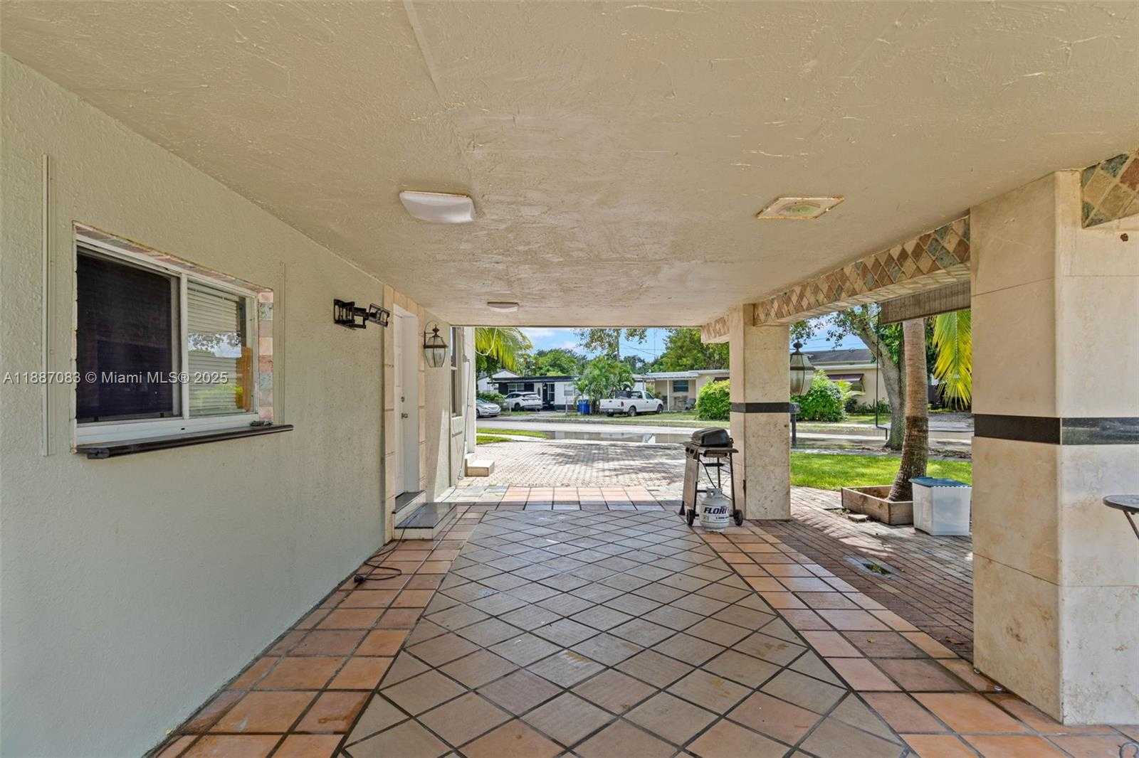 Small Image of 6045 DAWSON ST, Hollywood Number 6