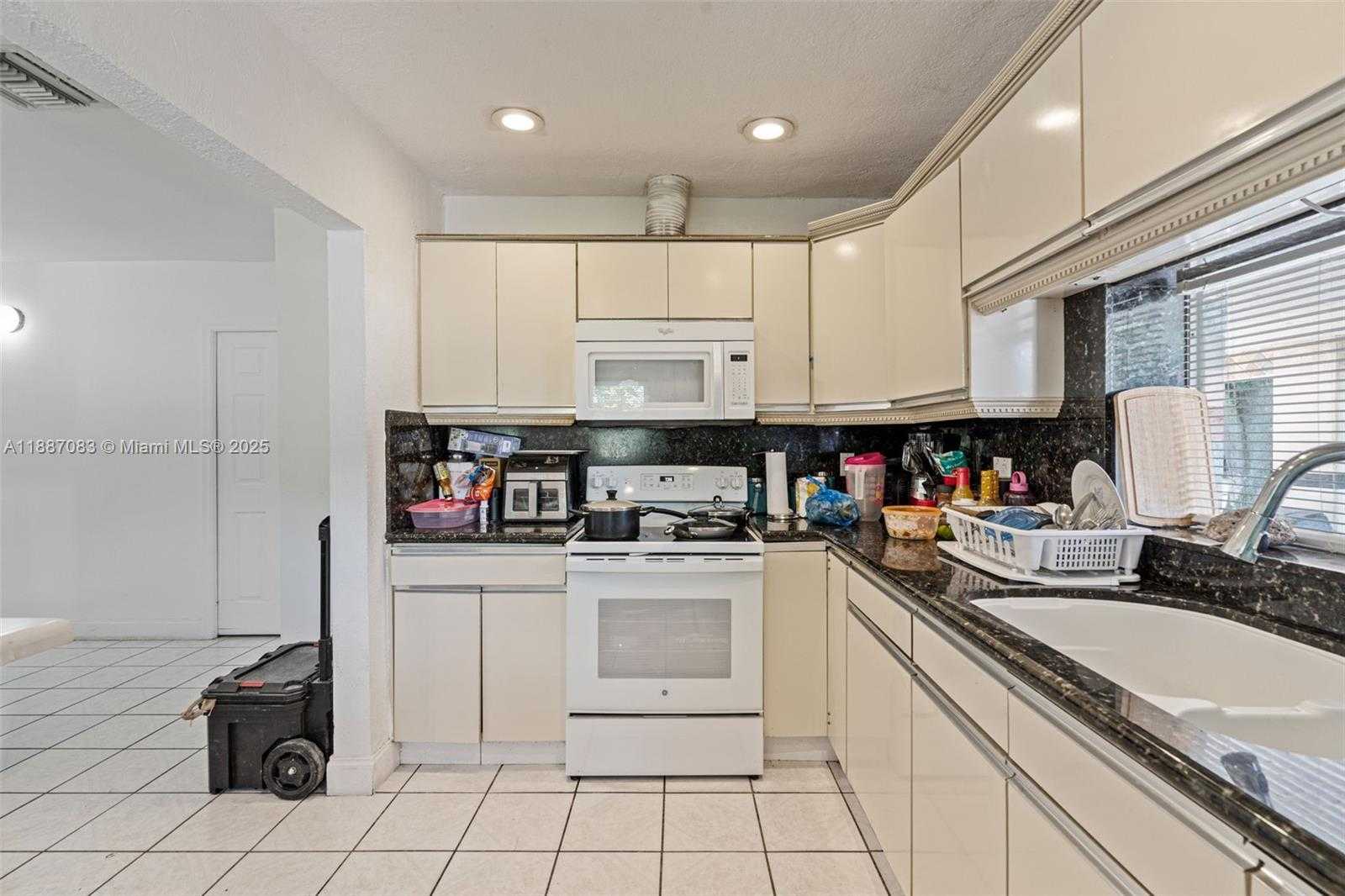 Small Image of 6045 DAWSON ST, Hollywood Number 8