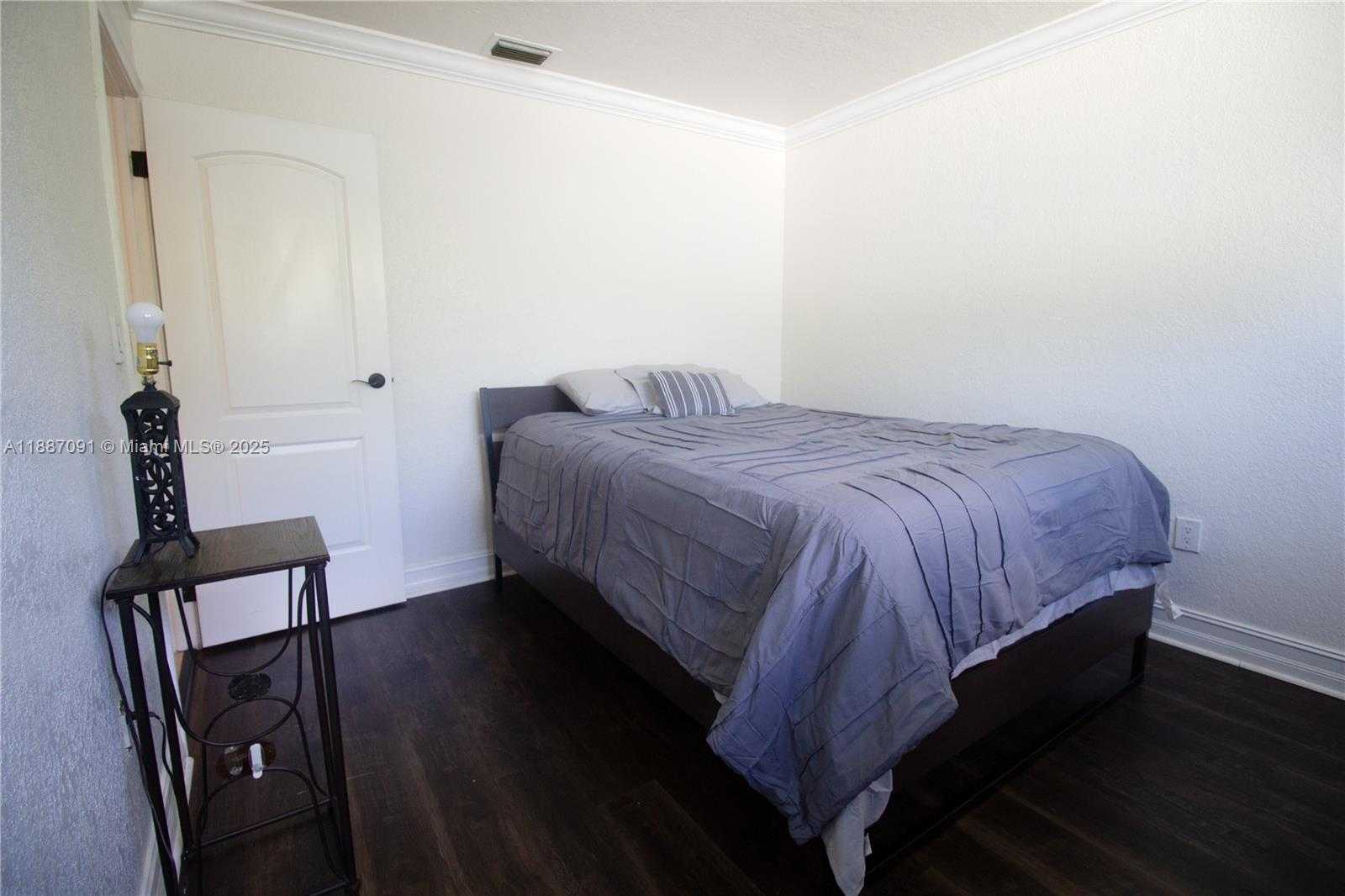 Small Image of 8544 LONG ACRE DR, Miramar Number 14