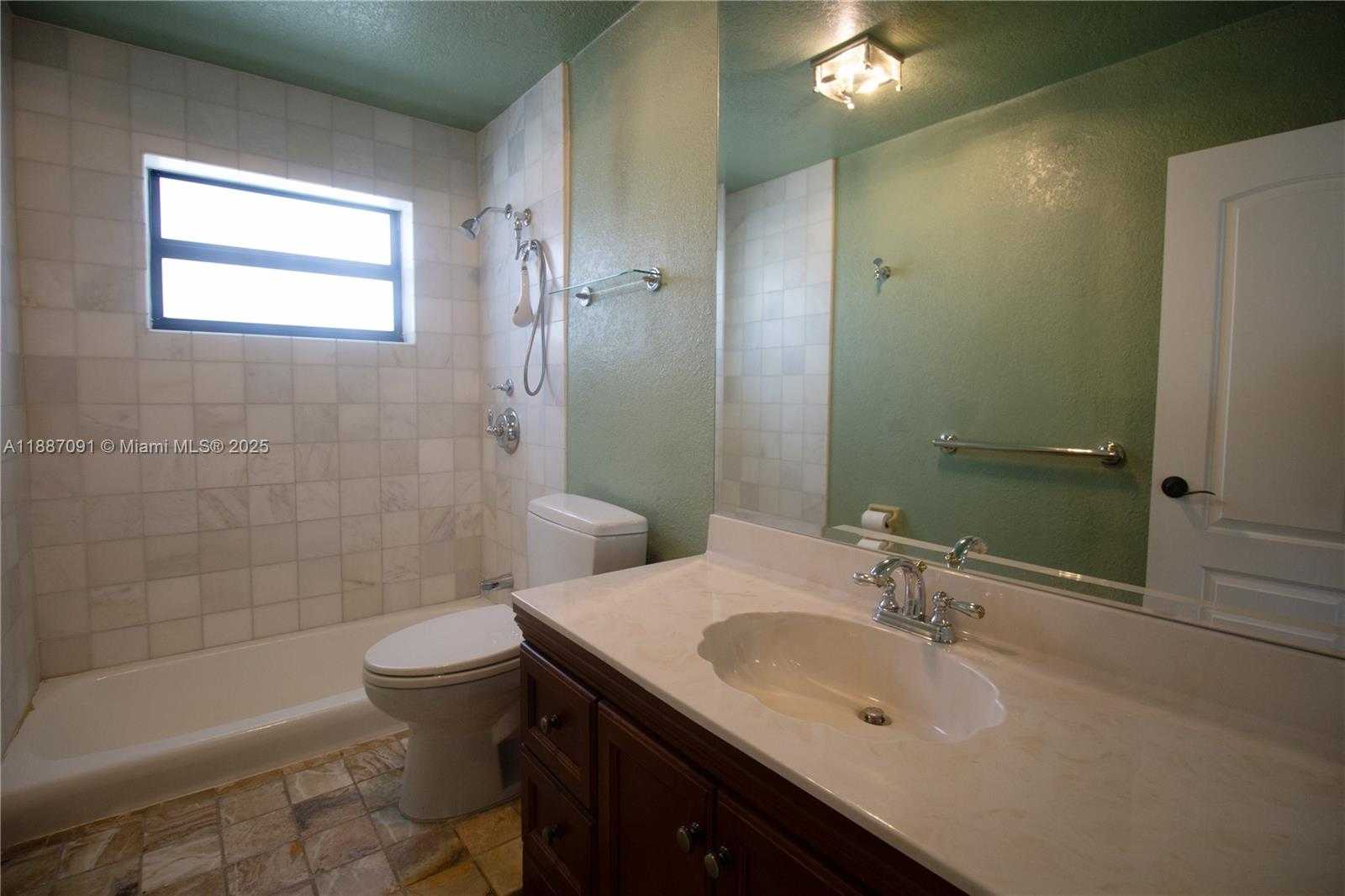 Small Image of 8544 LONG ACRE DR, Miramar Number 15