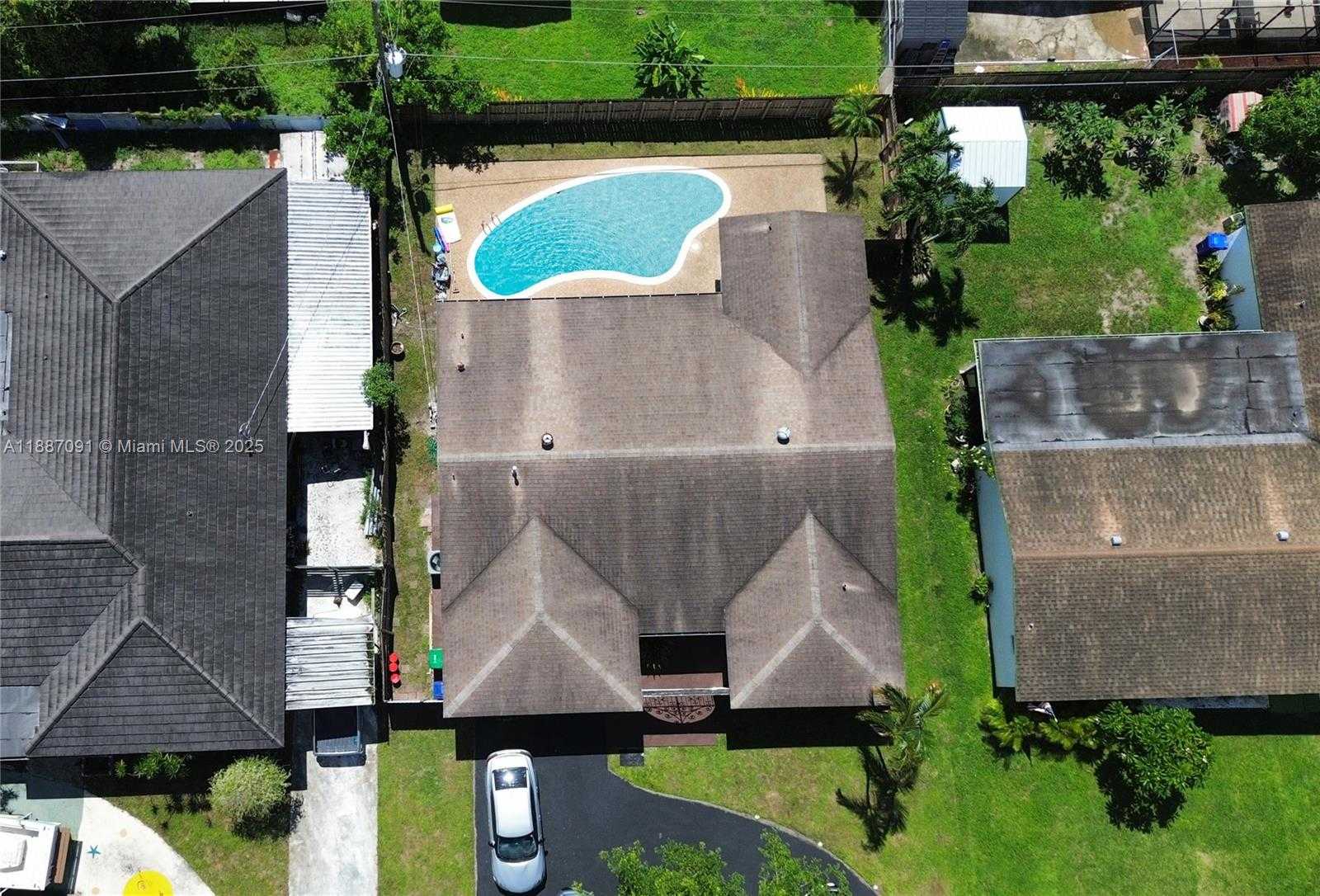 Small Image of 8544 LONG ACRE DR, Miramar Number 19