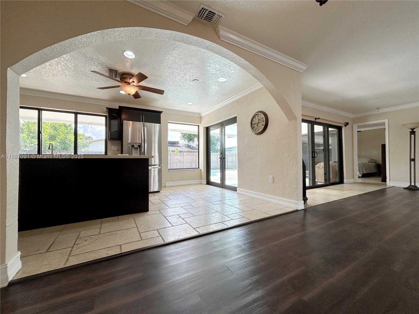 Small Image of 8544 LONG ACRE DR, Miramar Number 3