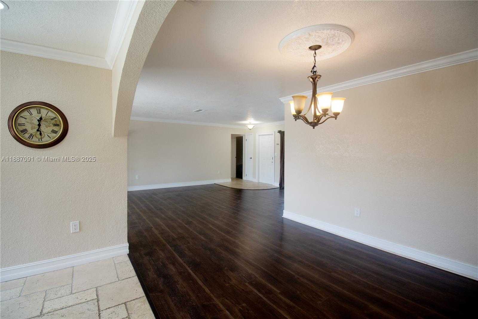 Small Image of 8544 LONG ACRE DR, Miramar Number 4