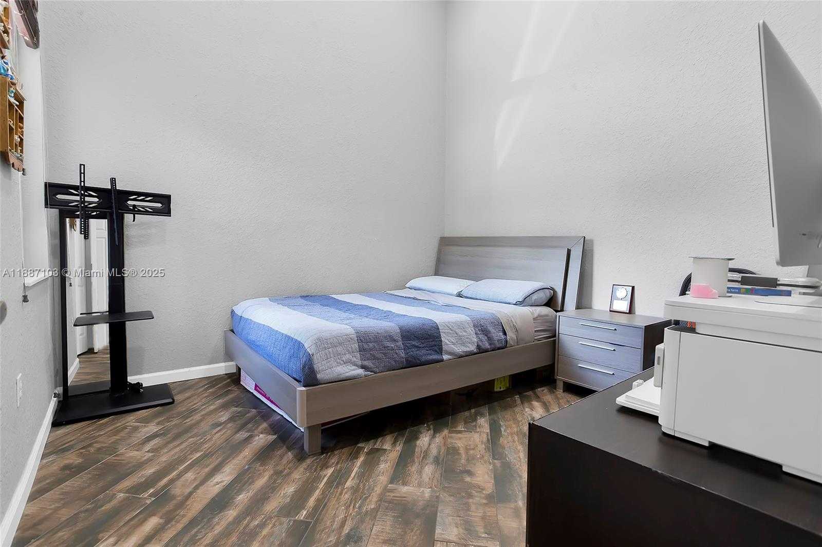 Small Image of 2960 SOUTH WEST 190TH AVE, Miramar Number 23