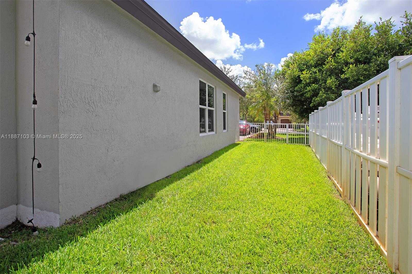 Small Image of 2960 SOUTH WEST 190TH AVE, Miramar Number 35