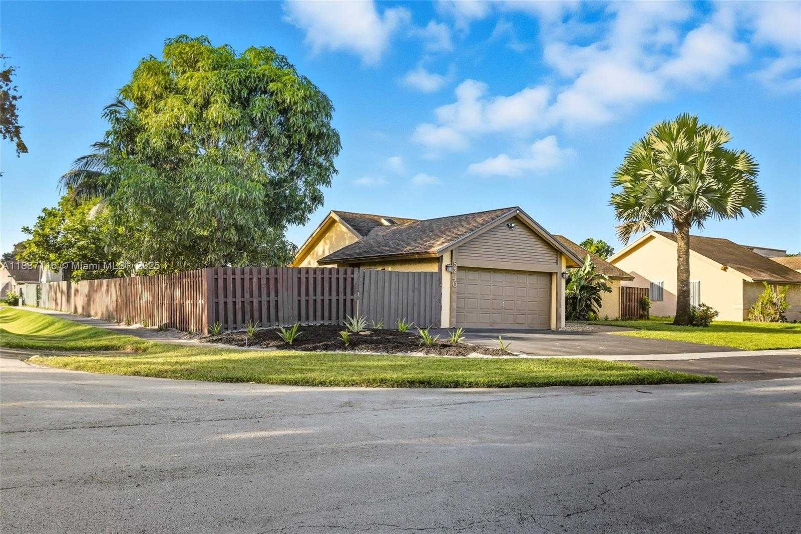 Small Image of 8240 NORTH WEST 51ST CT, Lauderhill Number 4