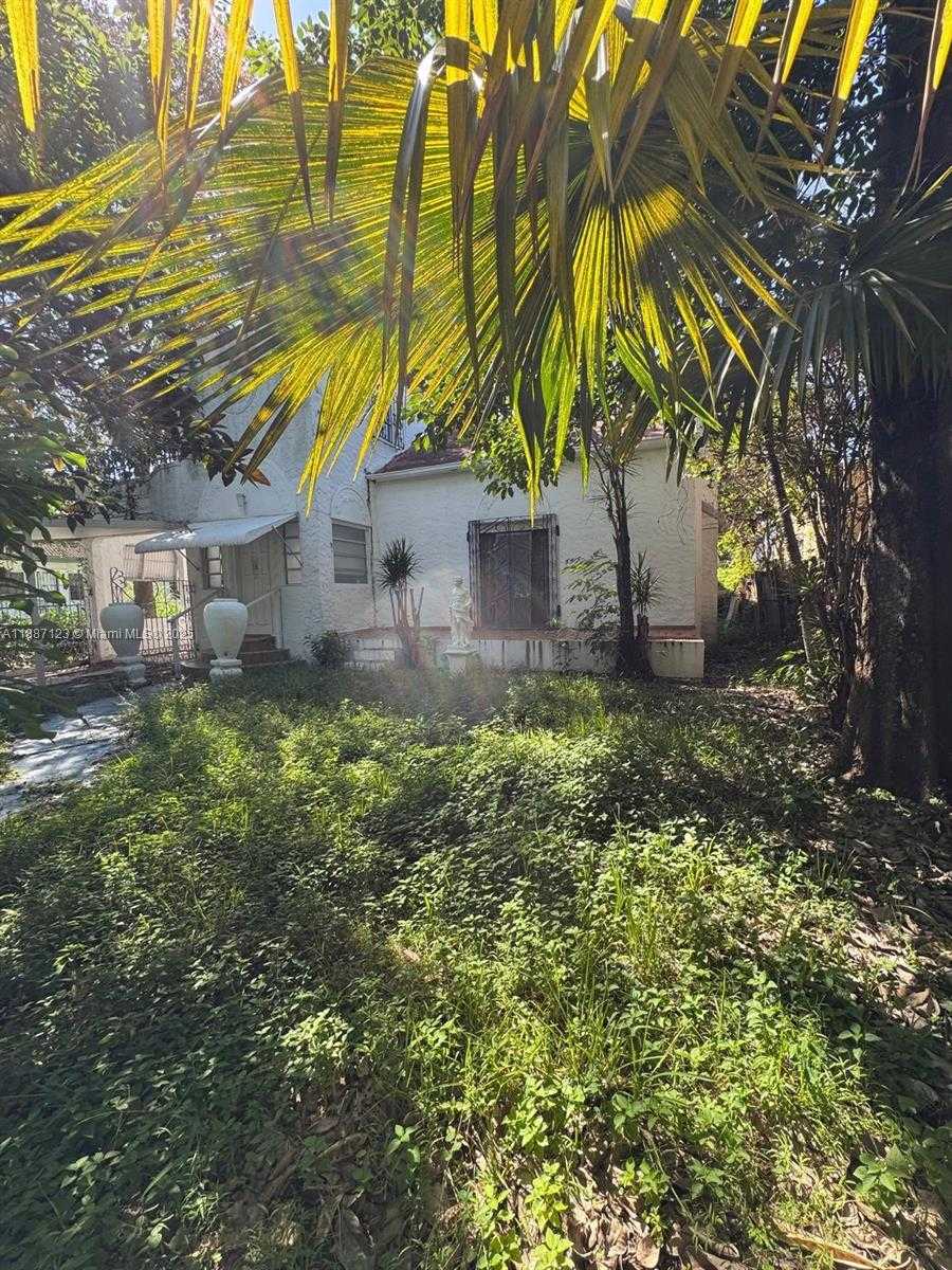 Small Image of 1920 SOUTH WEST 13TH ST, Miami Number 4