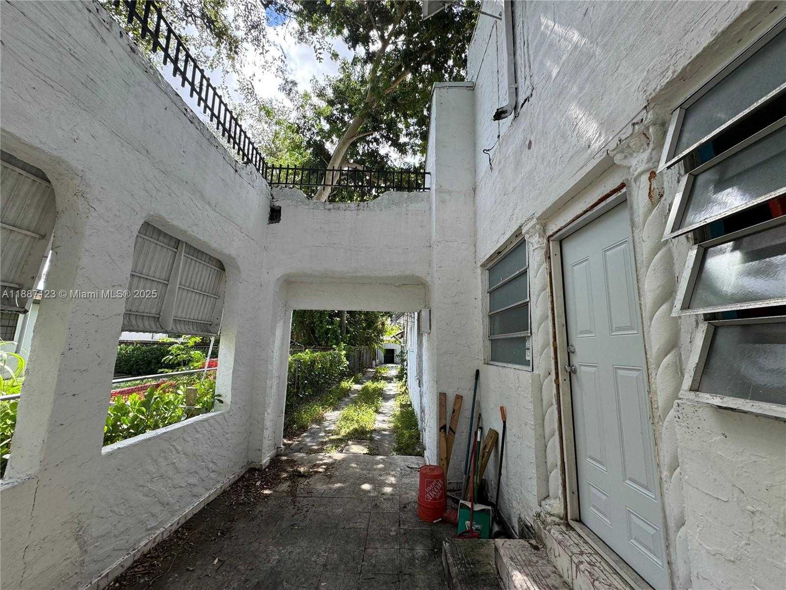 Small Image of 1920 SOUTH WEST 13TH ST, Miami Number 5