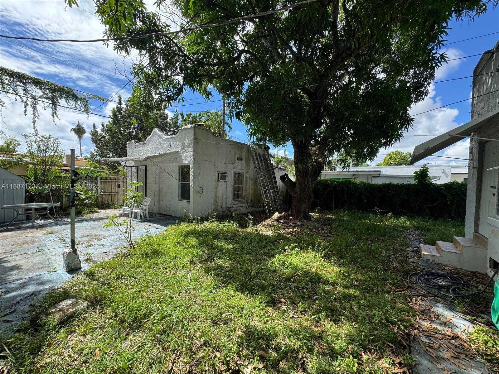 Small Image of 1920 SOUTH WEST 13TH ST, Miami Number 7