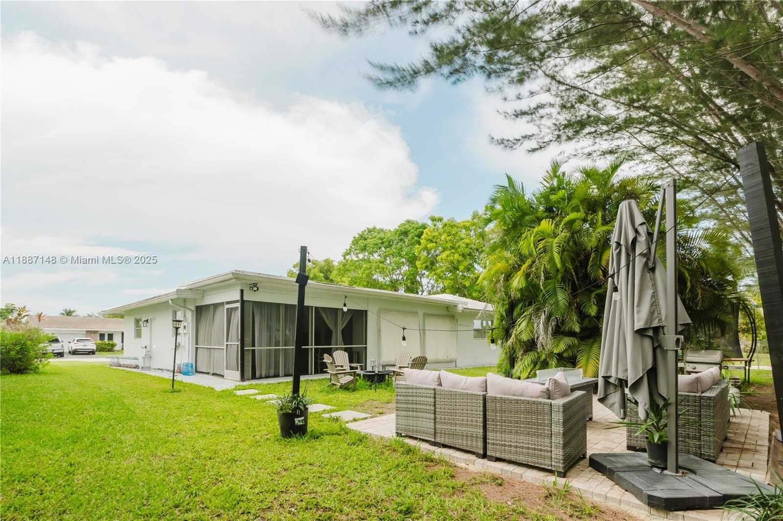 Small Image of 10300 NORTH WEST 80TH CT, Tamarac Number 15