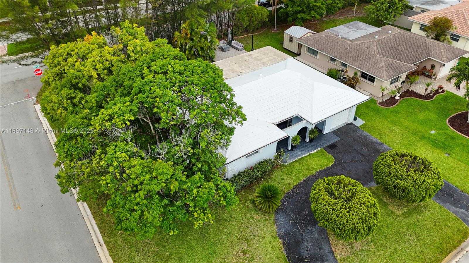 Small Image of 10300 NORTH WEST 80TH CT, Tamarac Number 24