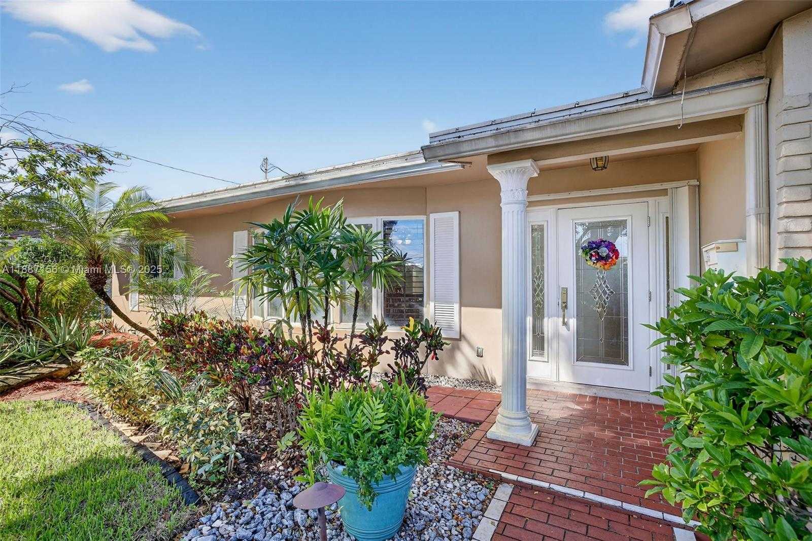 Small Image of 5701 NORTH EAST 21ST AVE, Fort Lauderdale Number 2