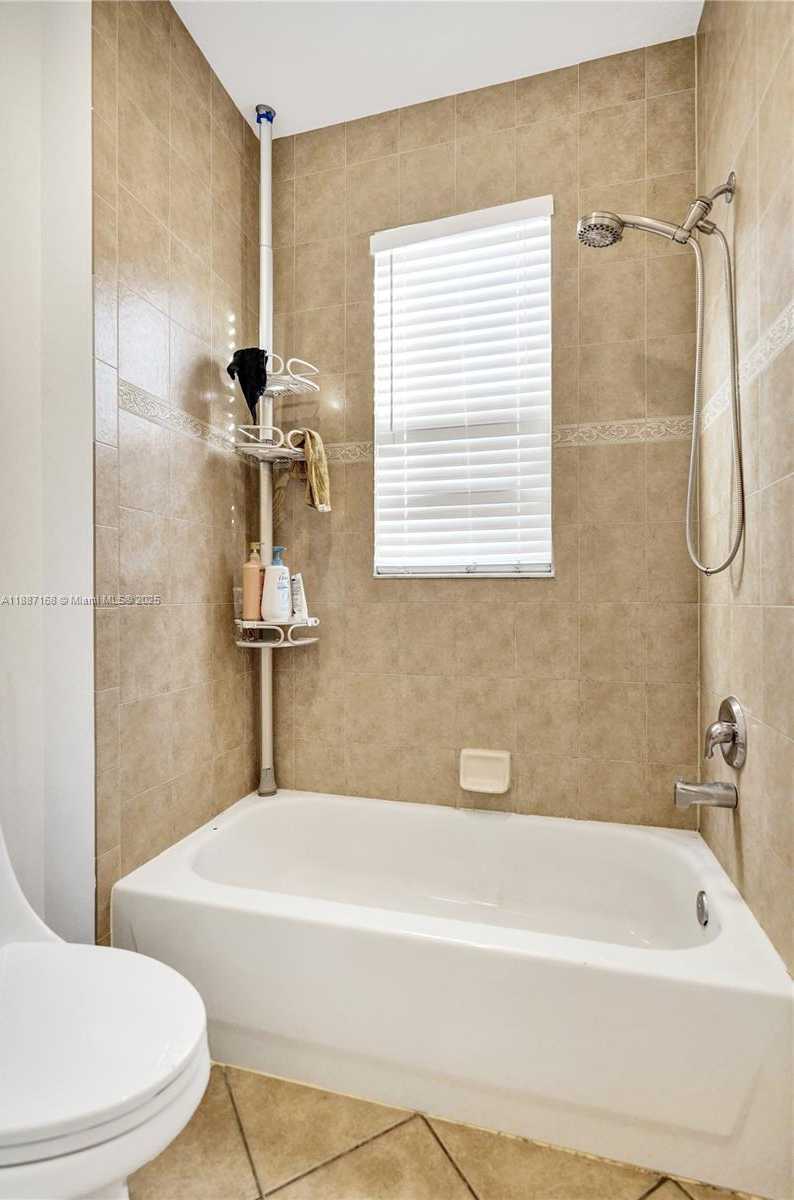 Small Image of 8824 COBBLESTONE POINT CIR, Boynton Beach Number 28