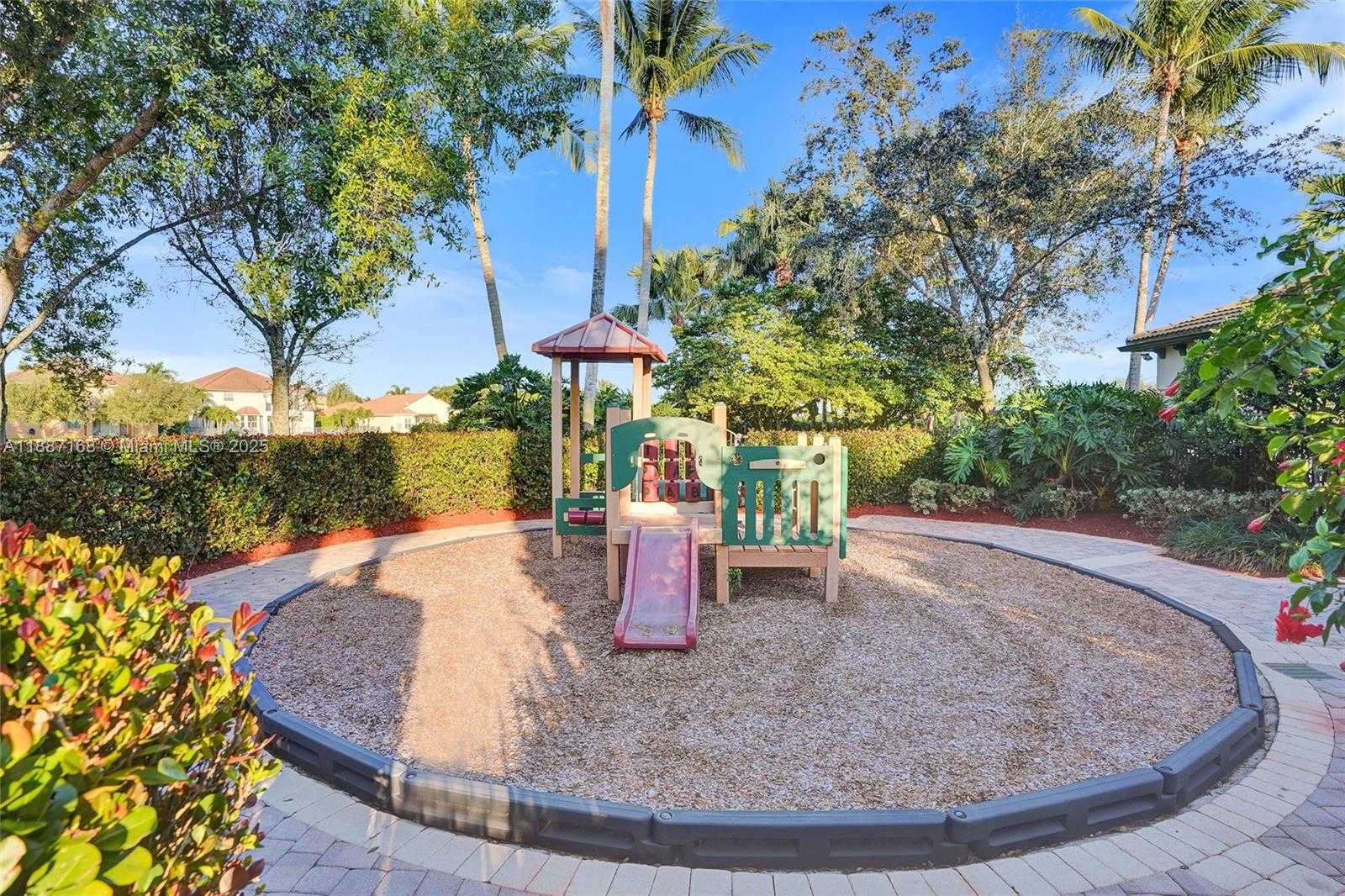 Small Image of 8824 COBBLESTONE POINT CIR, Boynton Beach Number 46