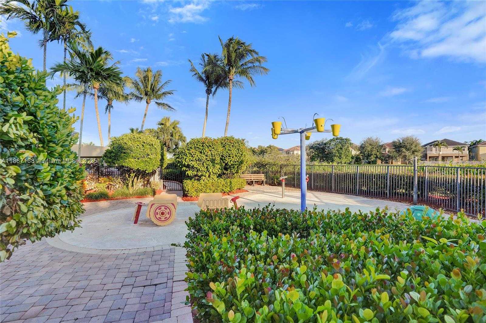 Small Image of 8824 COBBLESTONE POINT CIR, Boynton Beach Number 47