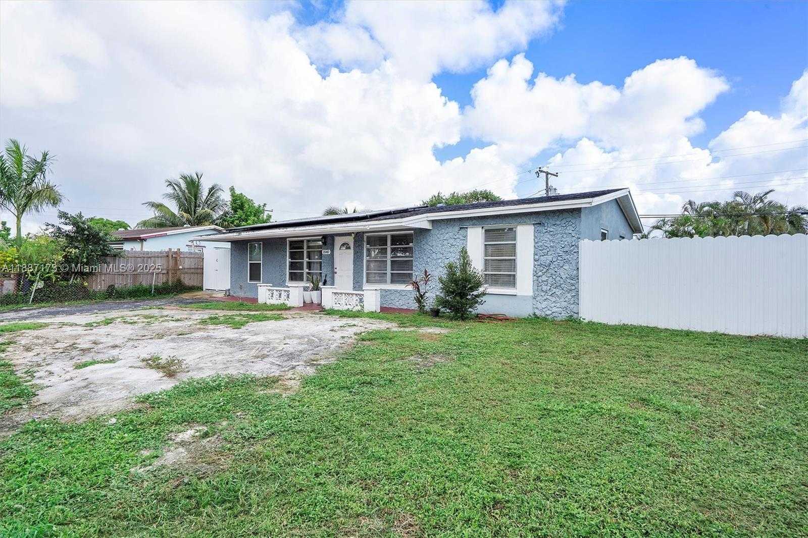 Small Image of 1840 NORTH WEST 33RD TER, Lauderhill Number 2