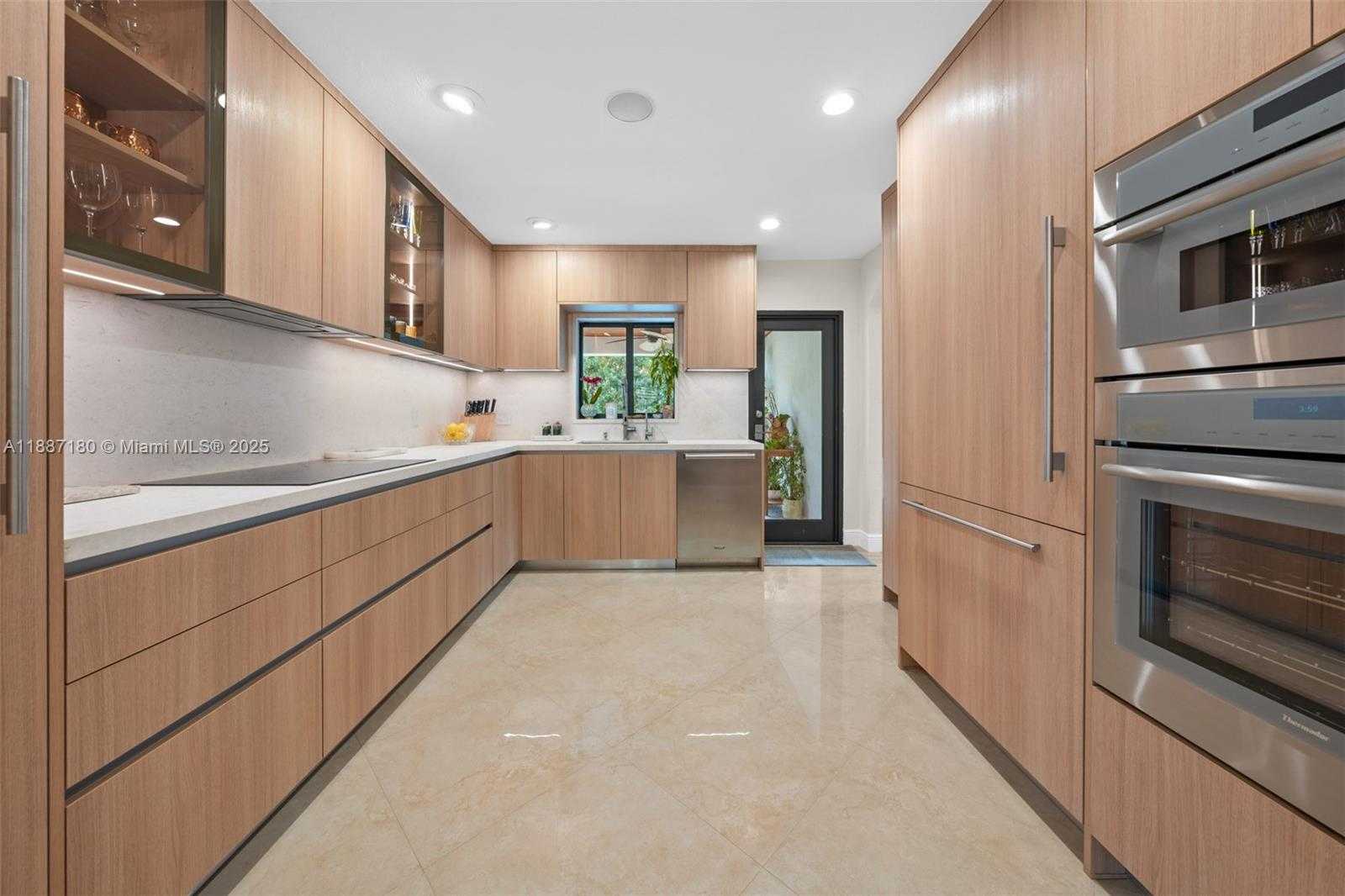 Small Image of 6420 SOUTH WEST 63RD TER, South Miami Number 10