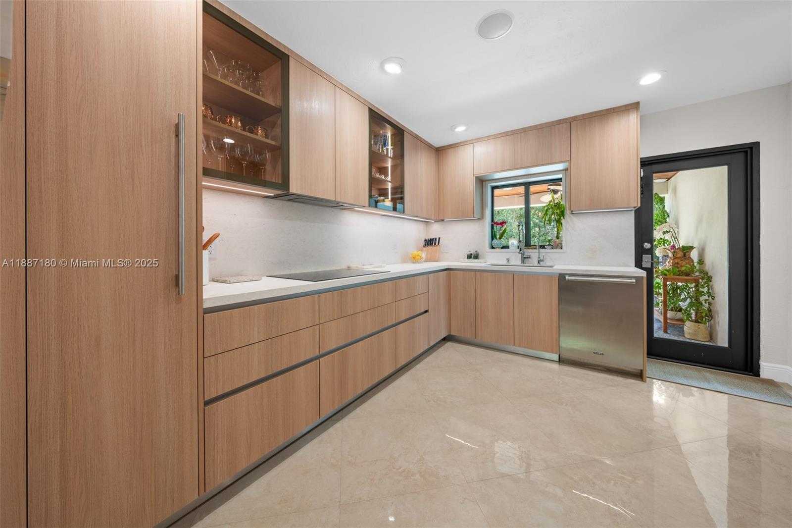 Small Image of 6420 SOUTH WEST 63RD TER, South Miami Number 12