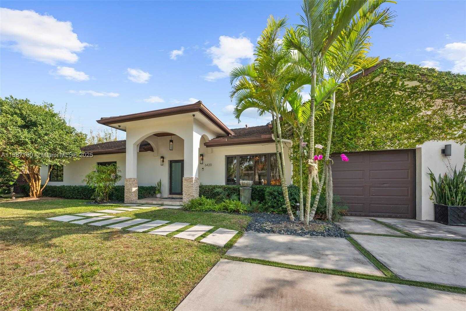 Small Image of 6420 SOUTH WEST 63RD TER, South Miami Number 3