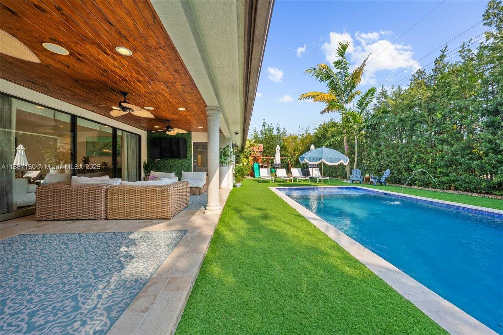 Small Image of 6420 SOUTH WEST 63RD TER, South Miami Number 30