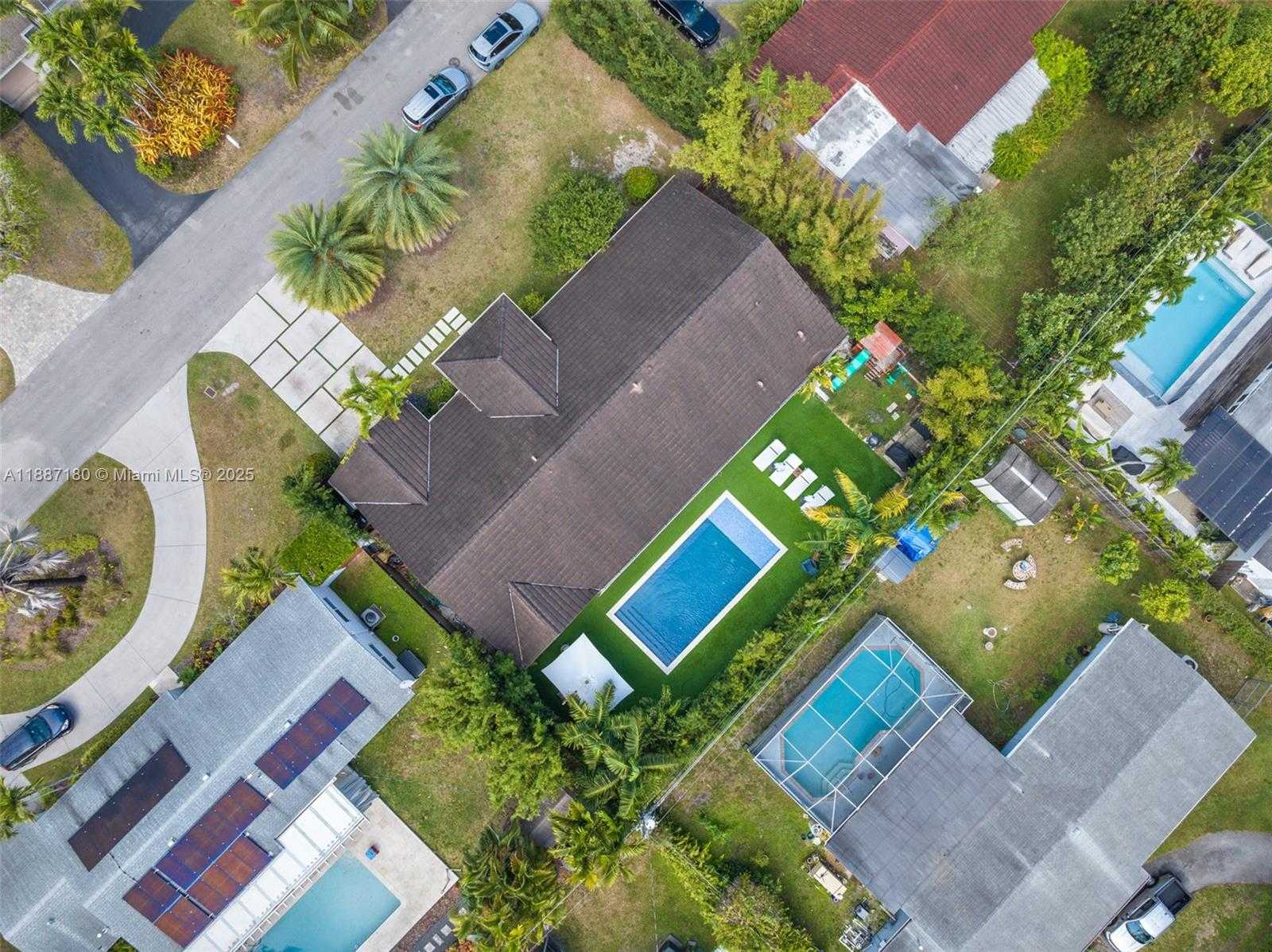 Small Image of 6420 SOUTH WEST 63RD TER, South Miami Number 36