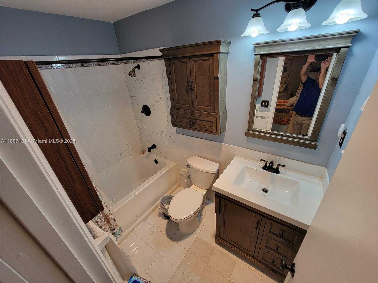 Small Image of 17231 NORTH WEST 53RD PL, Miami Gardens Number 12