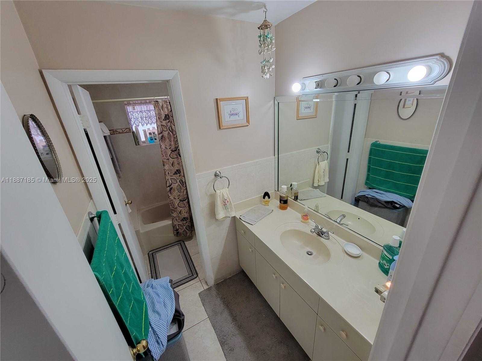 Small Image of 17231 NORTH WEST 53RD PL, Miami Gardens Number 15