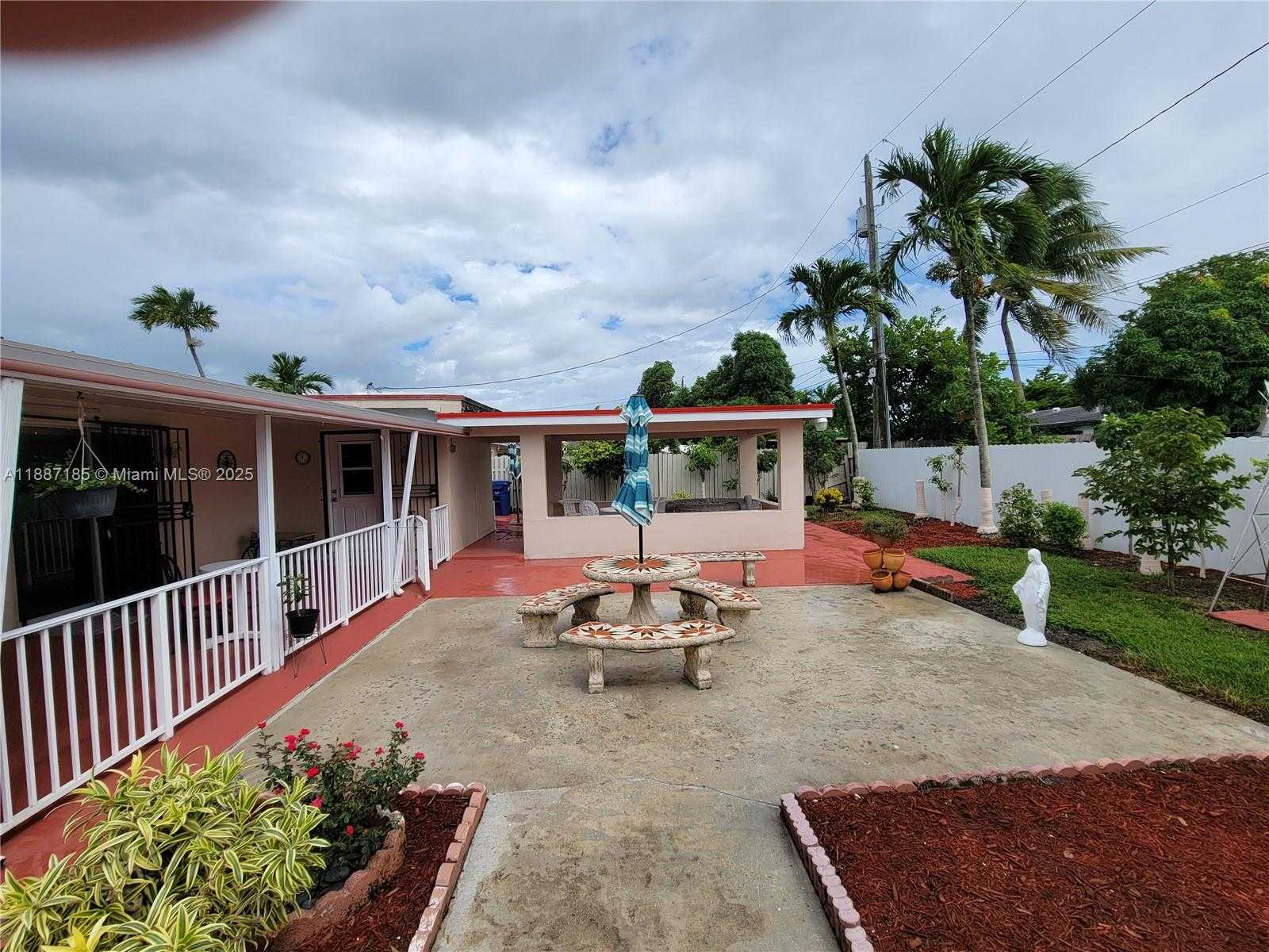 Small Image of 17231 NORTH WEST 53RD PL, Miami Gardens Number 18