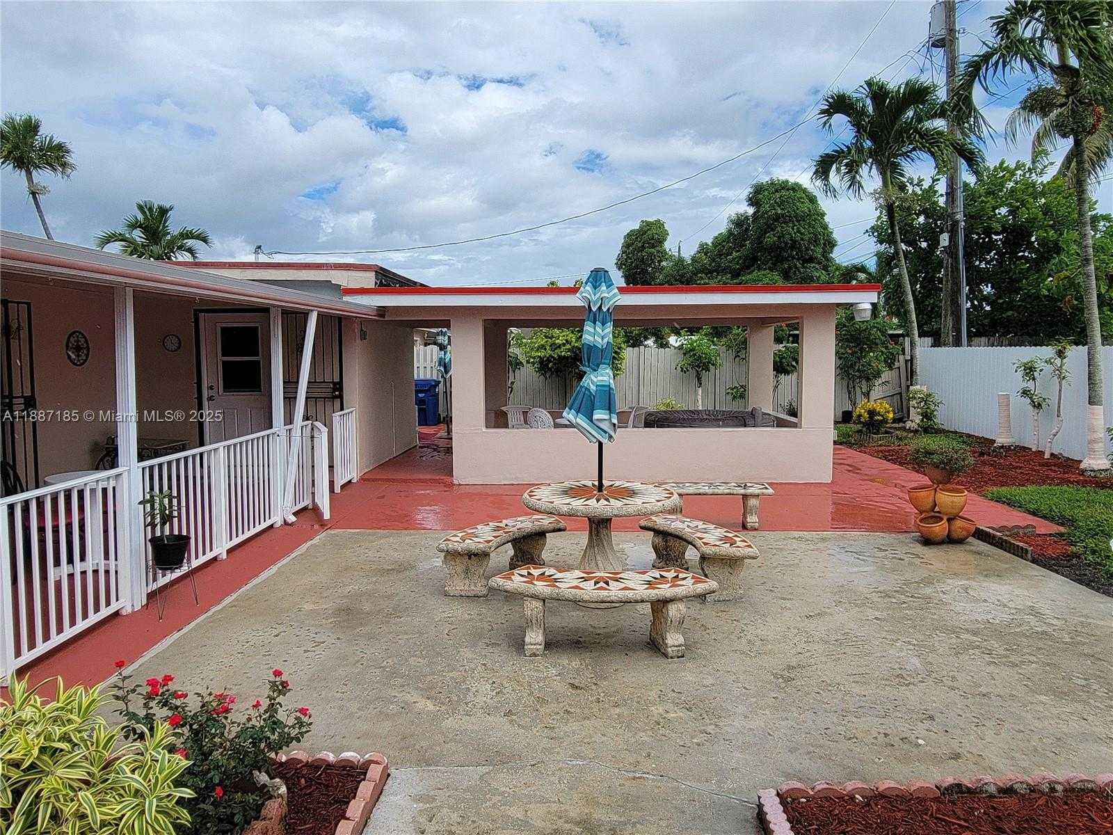 Small Image of 17231 NORTH WEST 53RD PL, Miami Gardens Number 19