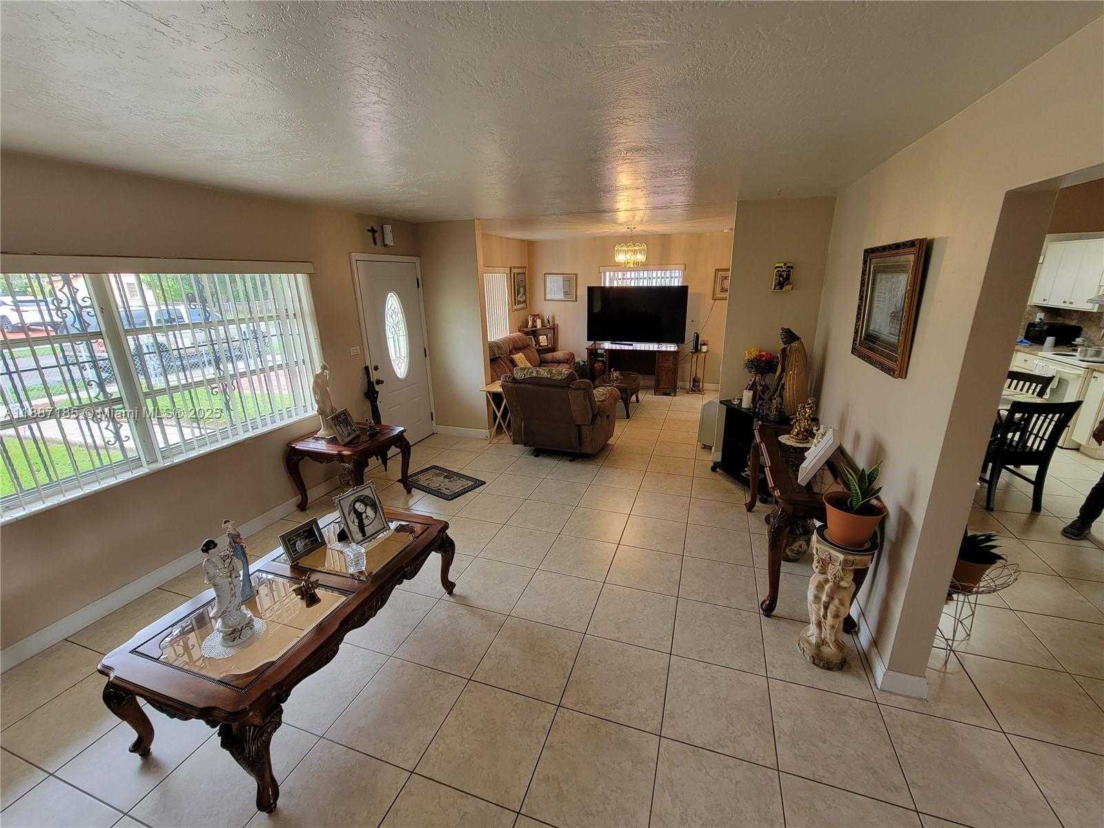 Small Image of 17231 NORTH WEST 53RD PL, Miami Gardens Number 3